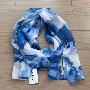 TanJay Blue and White Floral Scarf